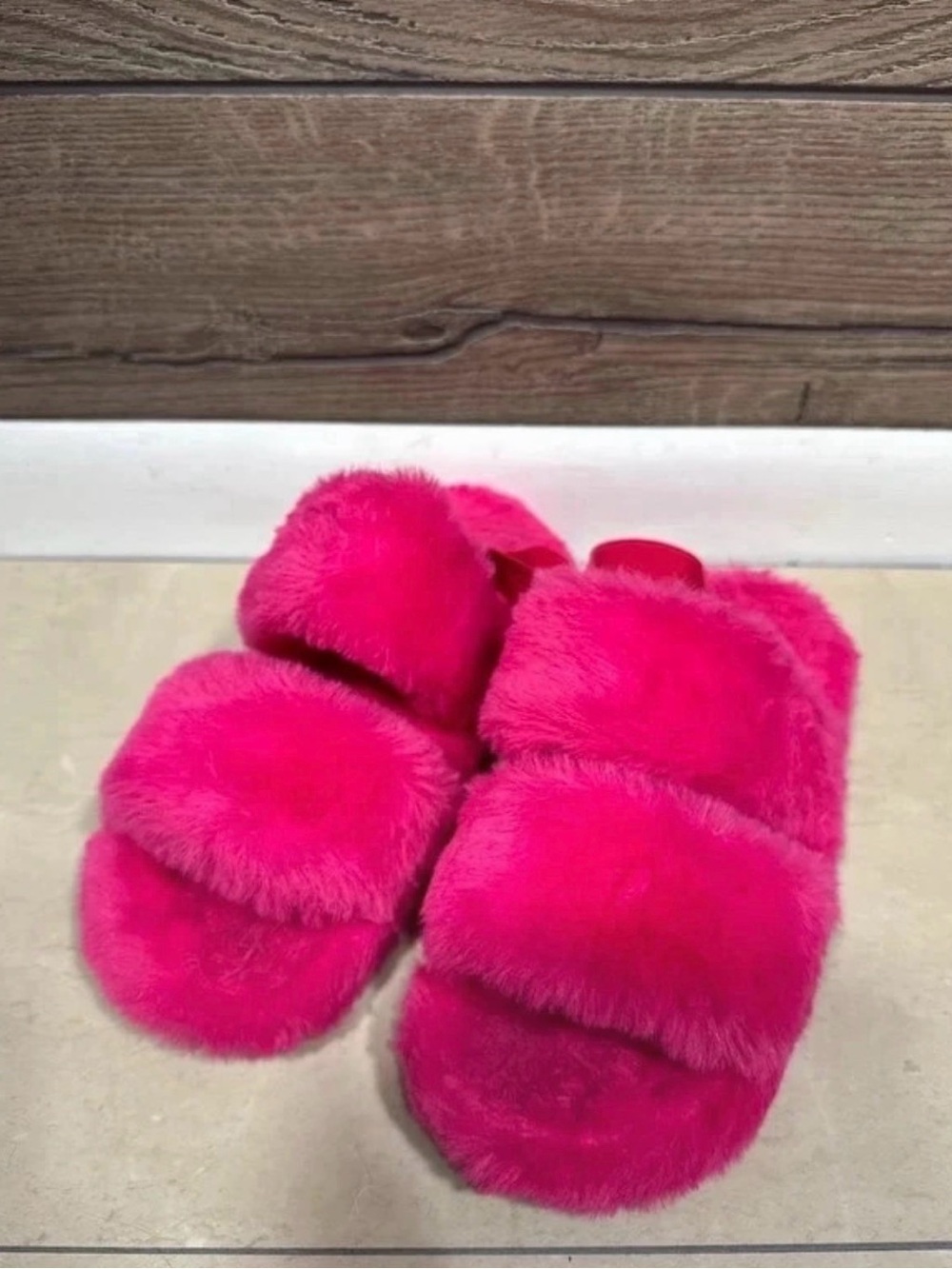 Source Unknown Hot Pink Plush Slide Sandals